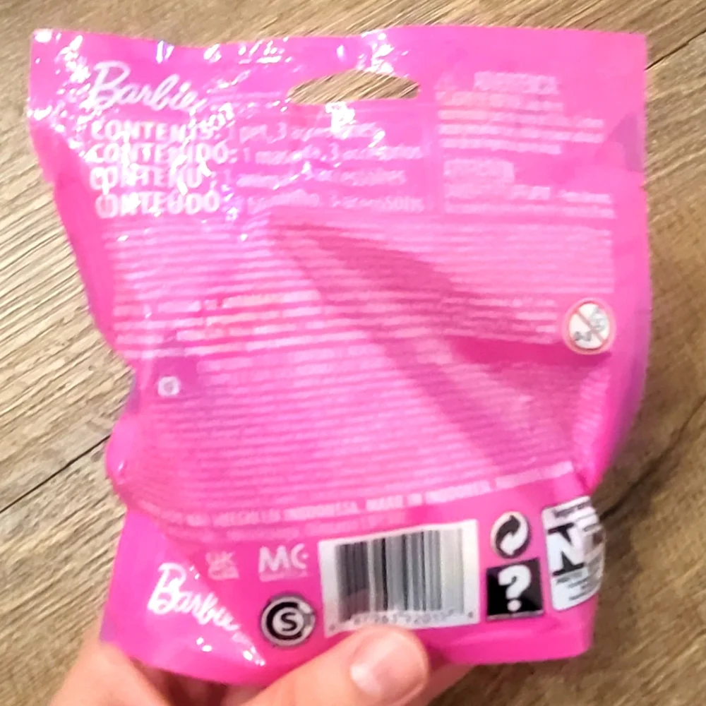 NWT Barbie Color Reveal Barbie‎ Pet Surprise Toy Blind Pack NIP SEALED